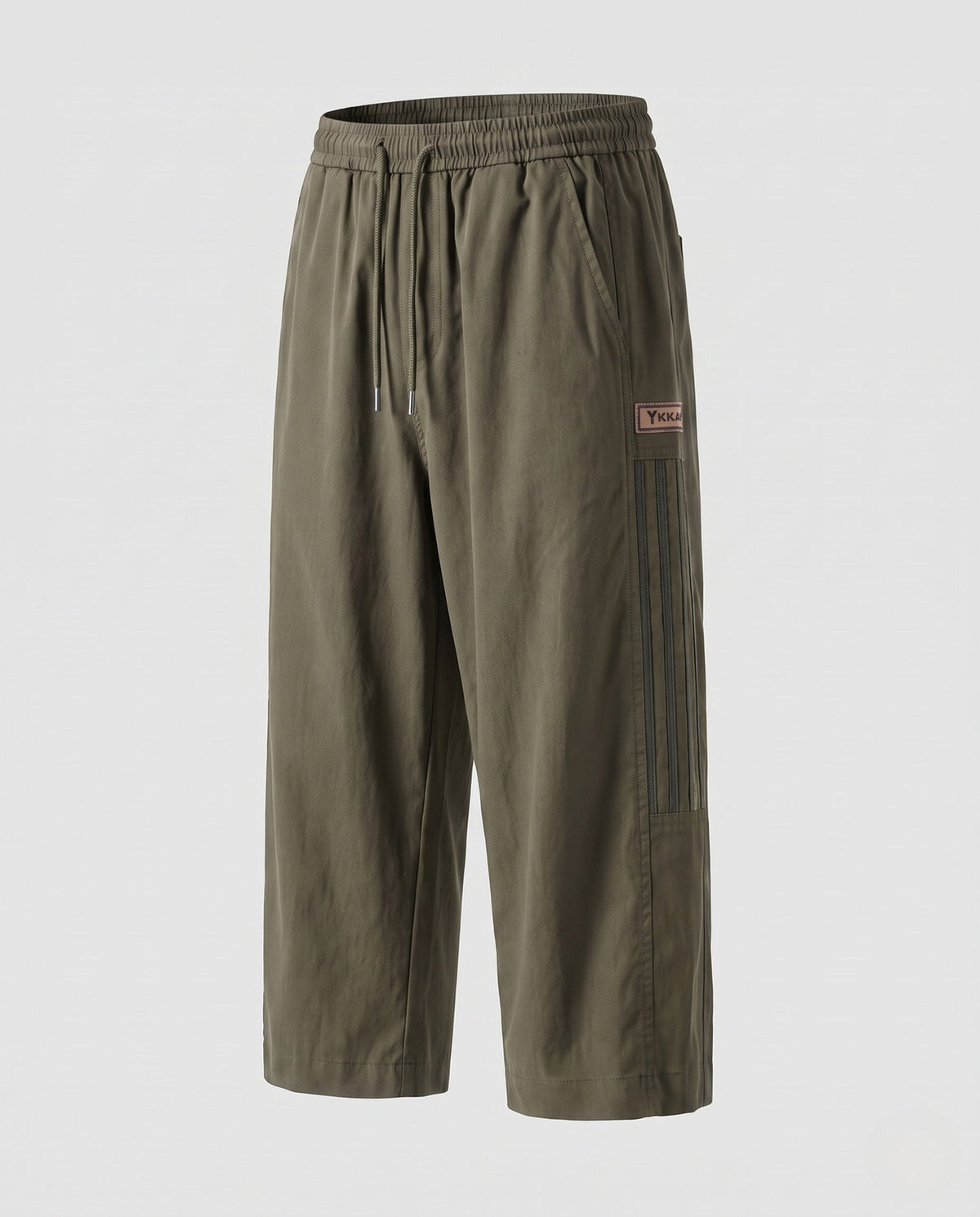 Men's cotton-blend casual shorts – detail view