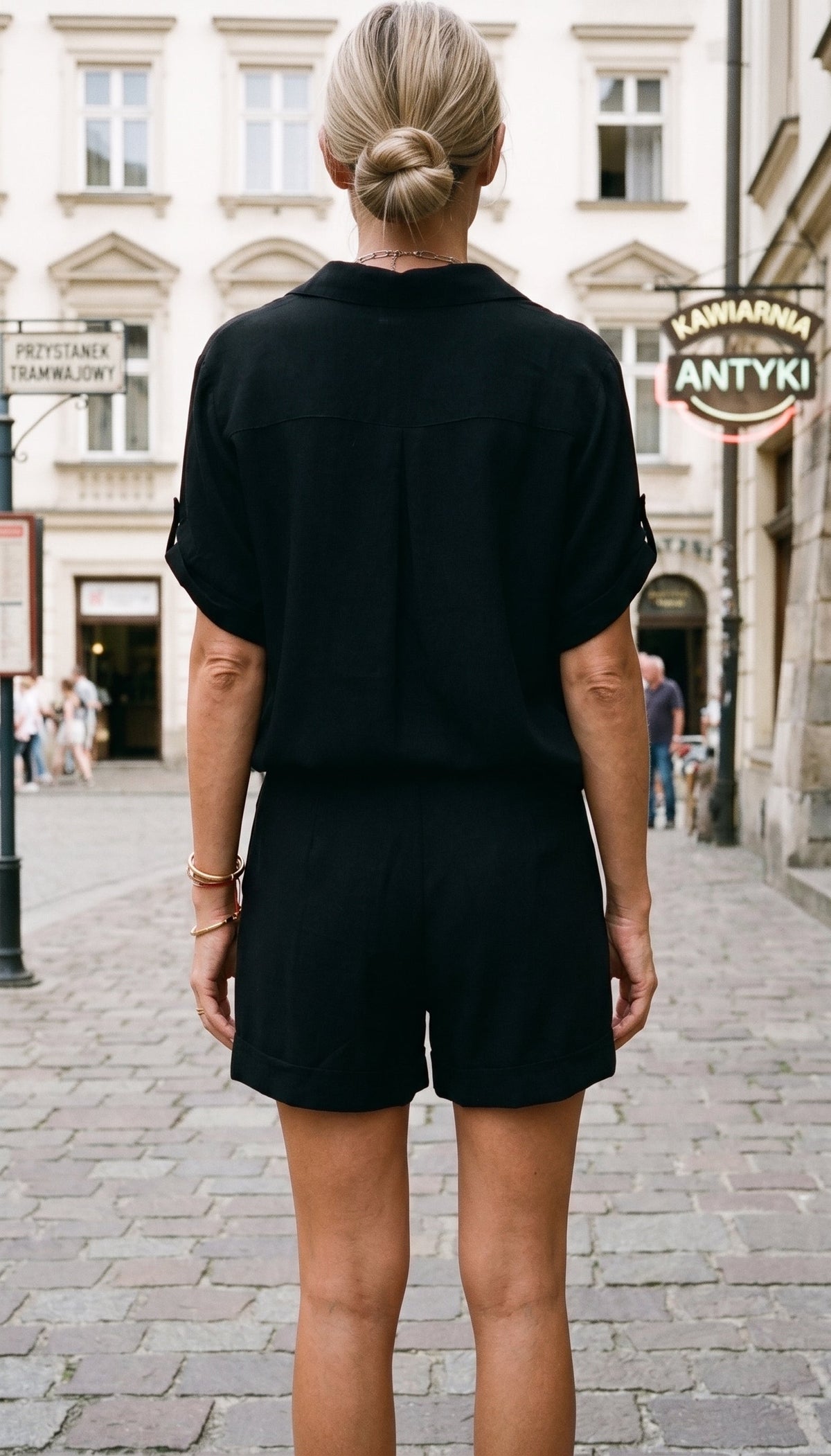 Women's blouse and shorts set – detail view