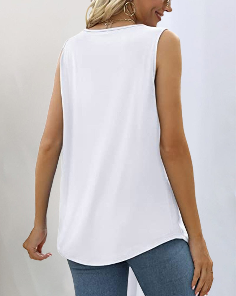 Square neck pleated tank top – detail view